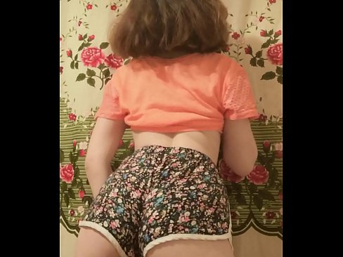❤️ Sexy jonge babe dy't har koarte broek op 'e kamera útstrielet Fuckfideo by porno fy.bookland.top ﹏